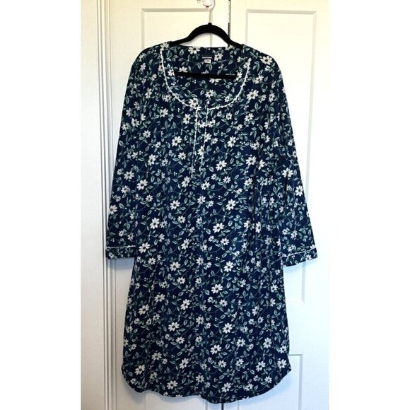 Basic Editions Other - Womens Nightgown Size 1X Dark Blue White Floral Fleece Long Sleeve Cozy Comfy